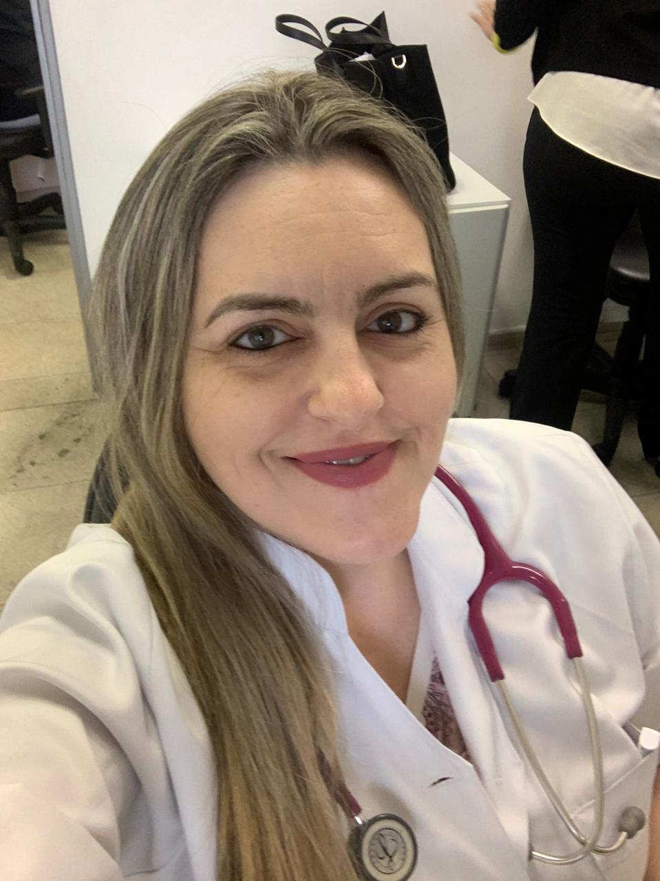 Dra. Lilian Fernanda M. Camargo — Fisioterapeuta Pediátrica